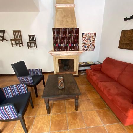 Suite Don Pedro: Hermoso Loft Con Parqueo Gratis! アンティグア・グアテマラ エクステリア 写真
