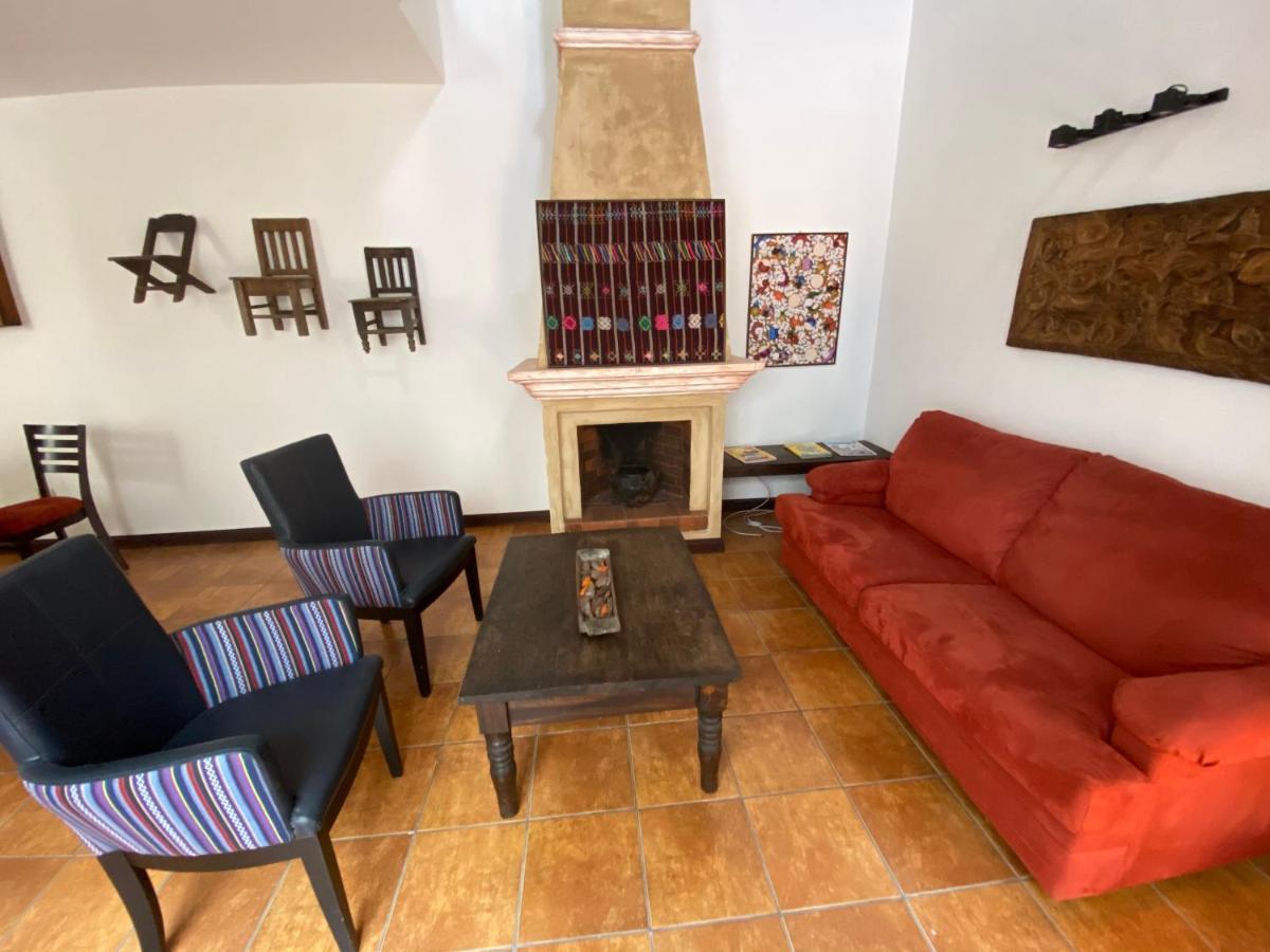 Suite Don Pedro: Hermoso Loft Con Parqueo Gratis! アンティグア・グアテマラ エクステリア 写真